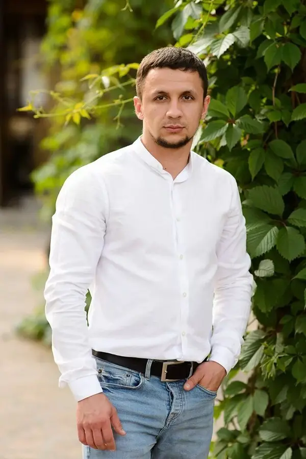 Сотрудники: Кузнецов Михаил